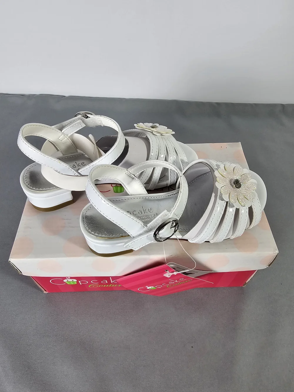 Cupcake Couture Lil Blossom White Flower Sandals Toddler Girls Size 8 New w/ Box